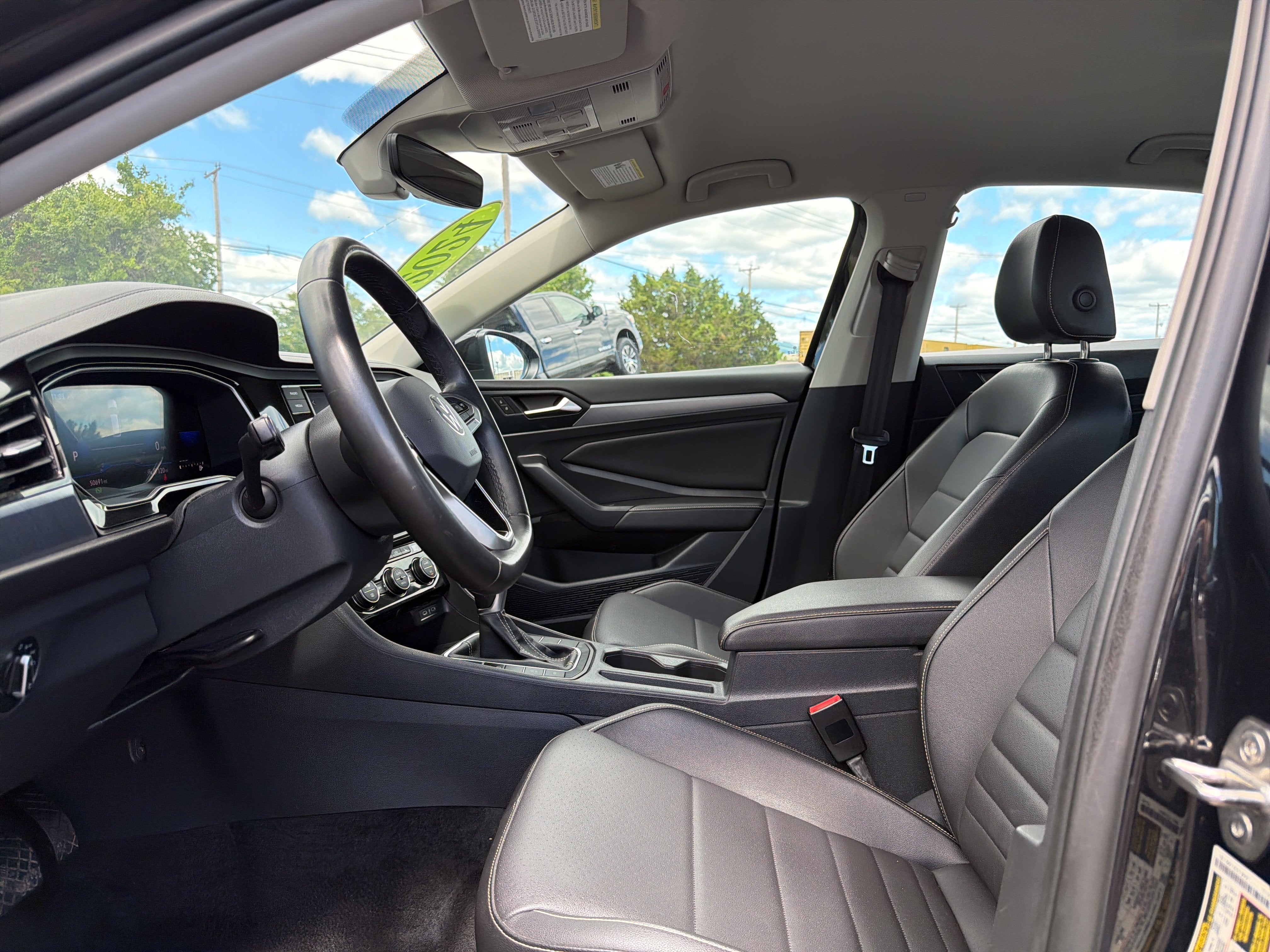 2024 Volkswagen Jetta SE - Photo 12