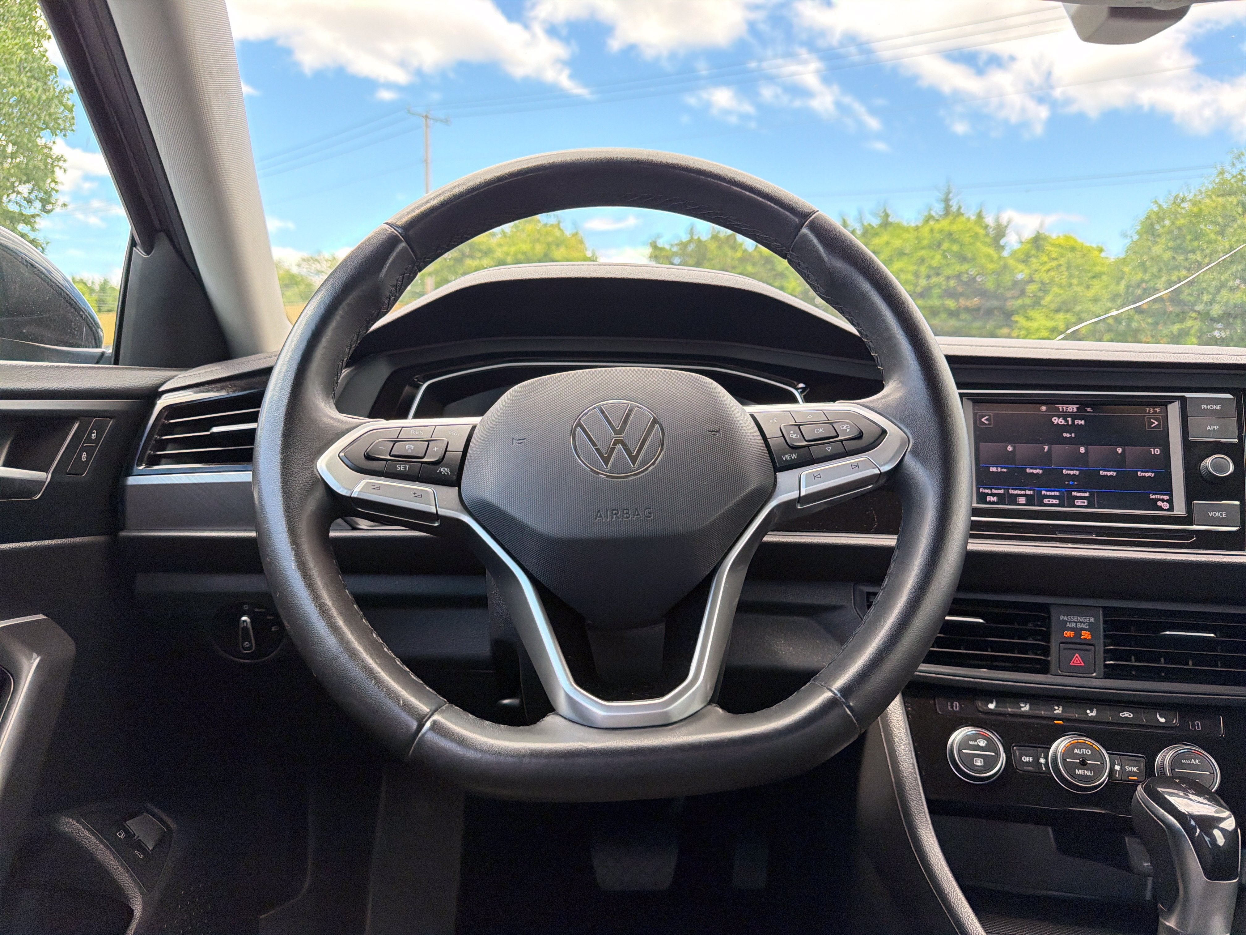 2024 Volkswagen Jetta SE - Photo 14