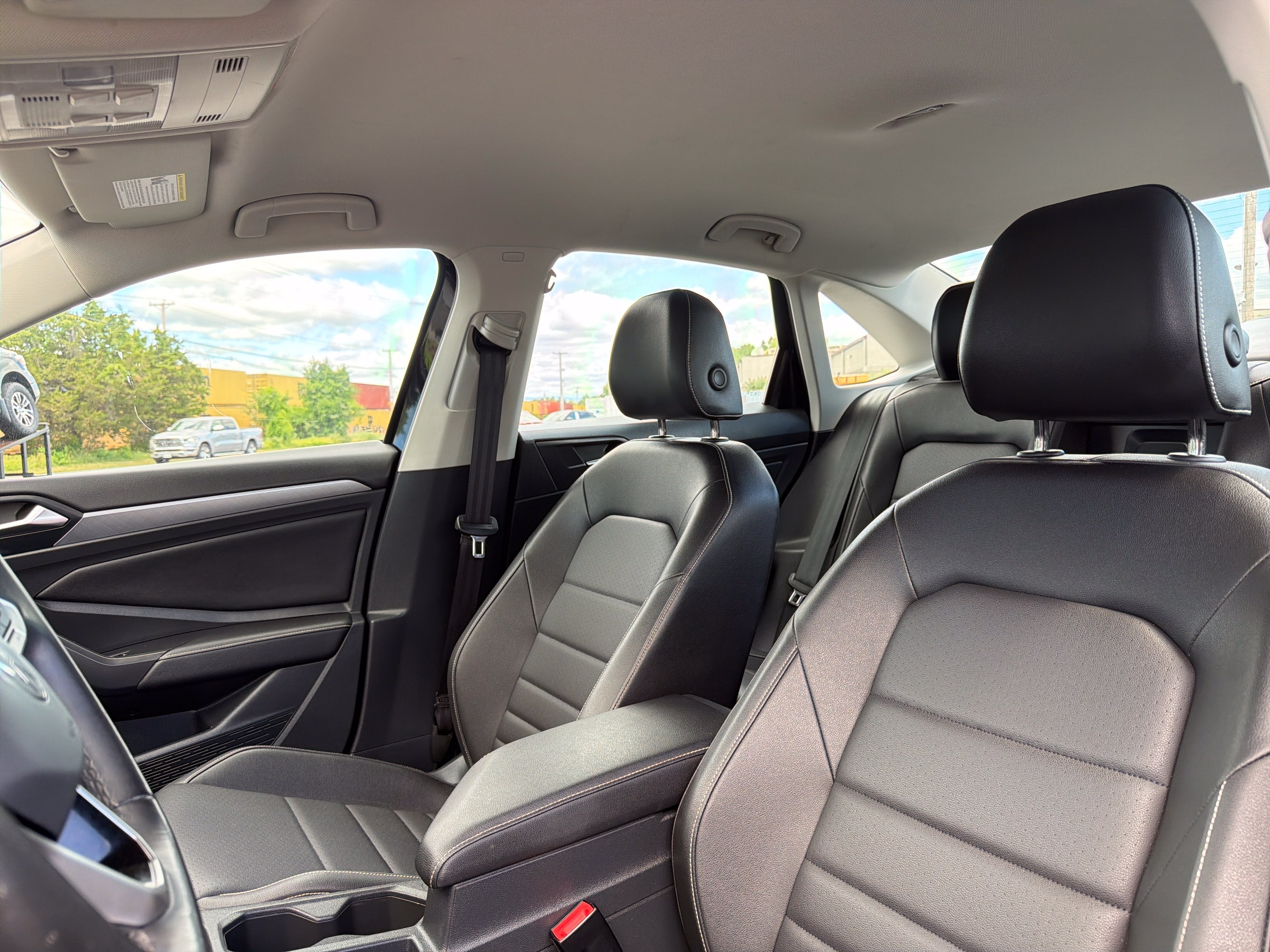 2024 Volkswagen Jetta SE - Photo 25