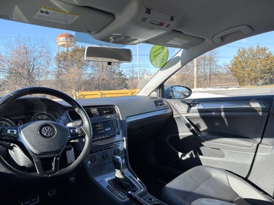 2017 Volkswagen Golf Alltrack TSI S 4Motion