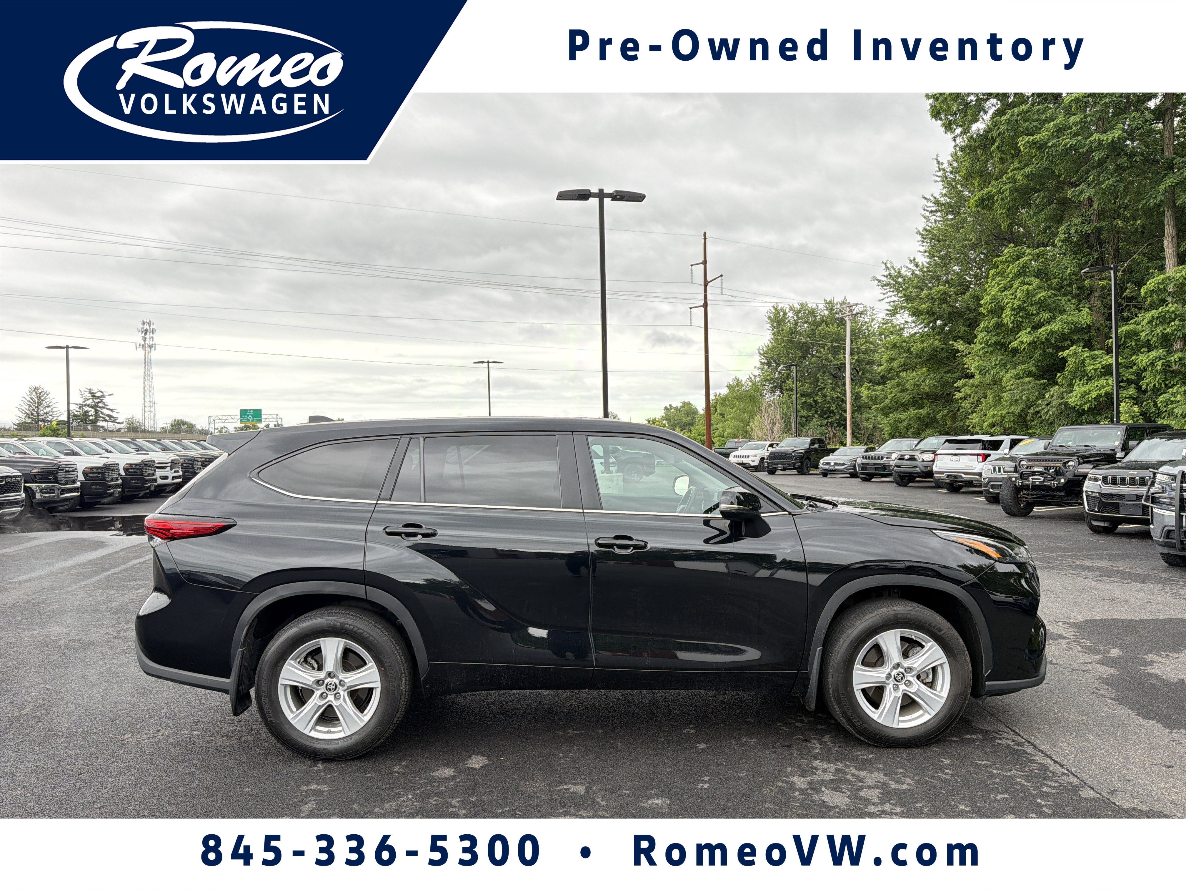 2023 Toyota Highlander LE