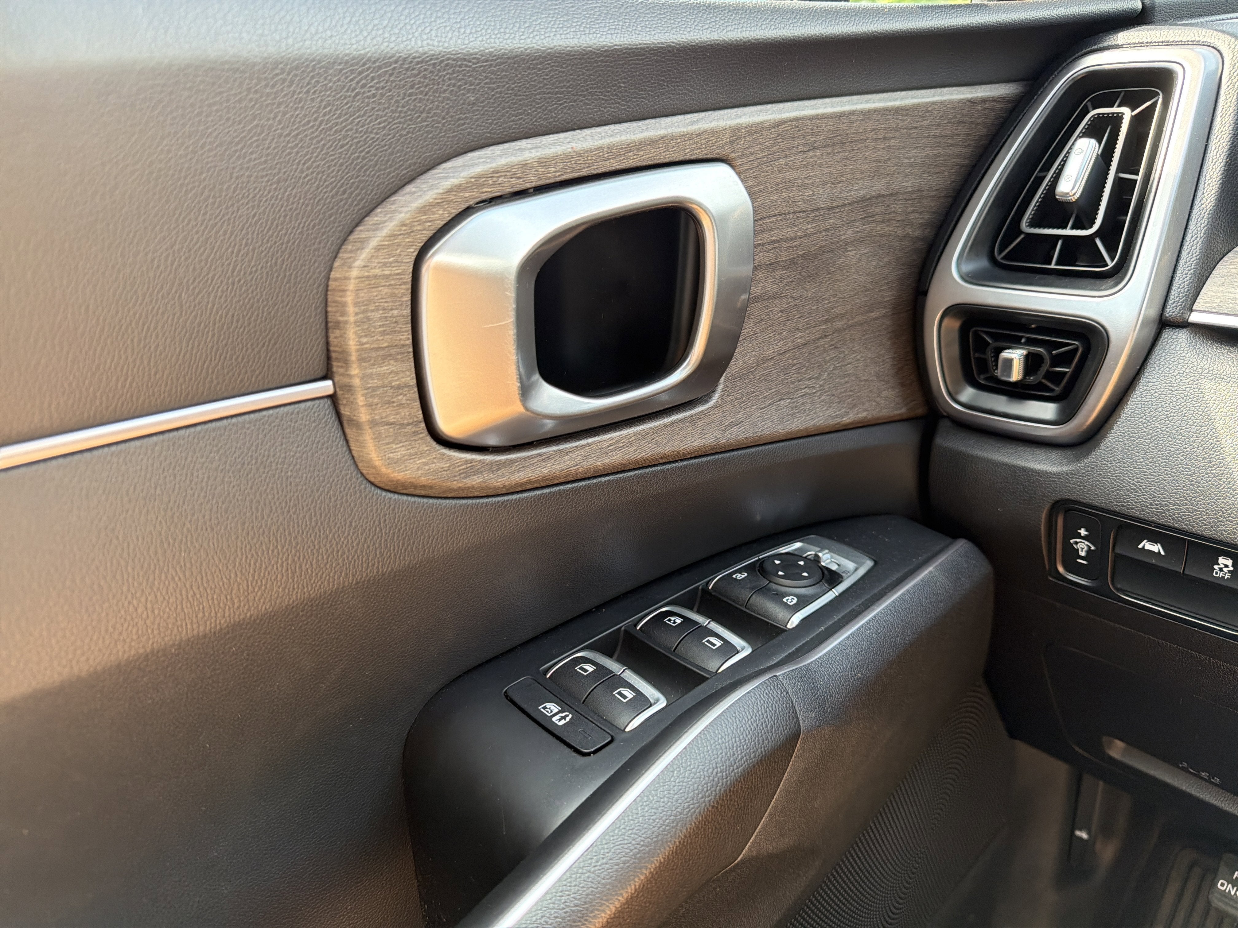 2023 Kia Sorento X-Line S