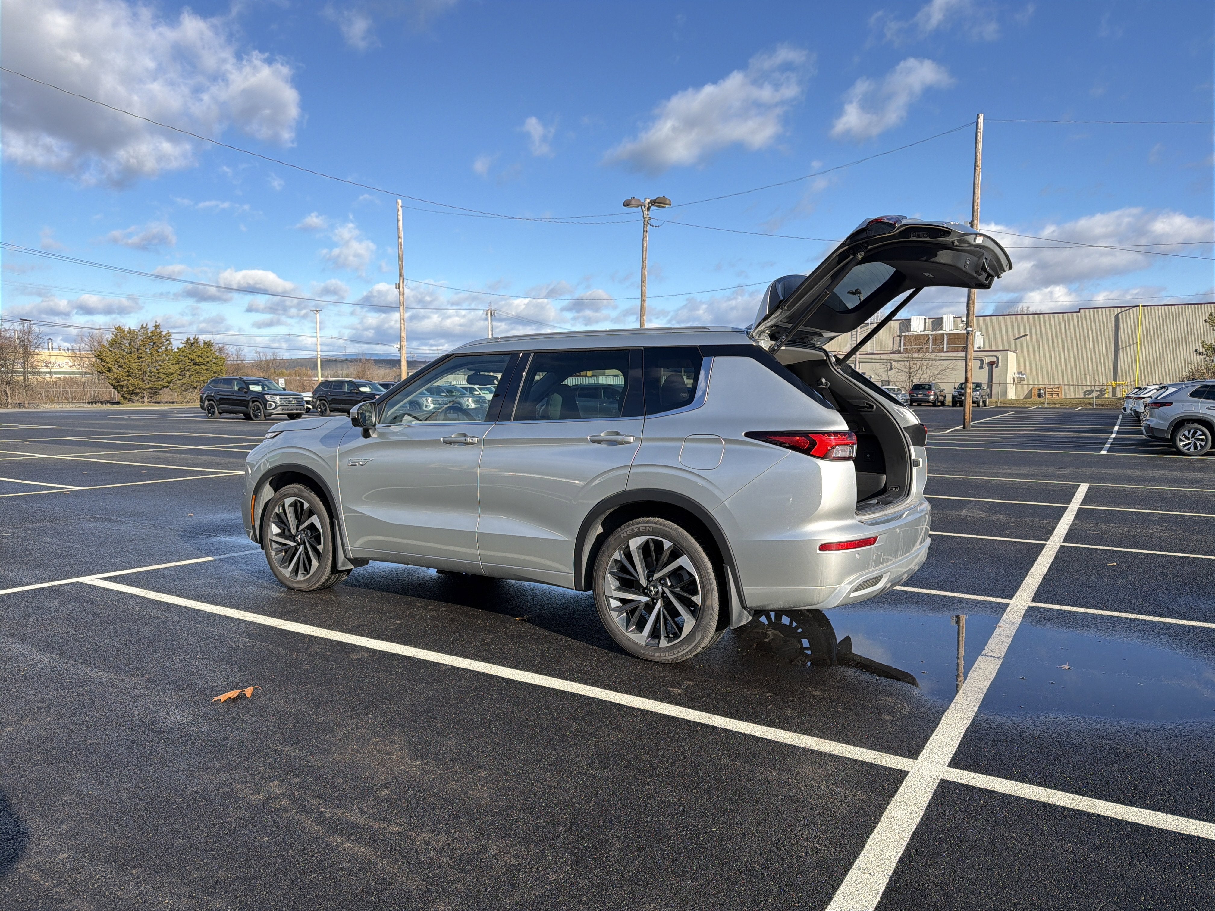 2023 Mitsubishi Outlander PHEV Base