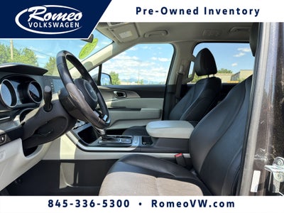 2024 Kia Carnival LX
