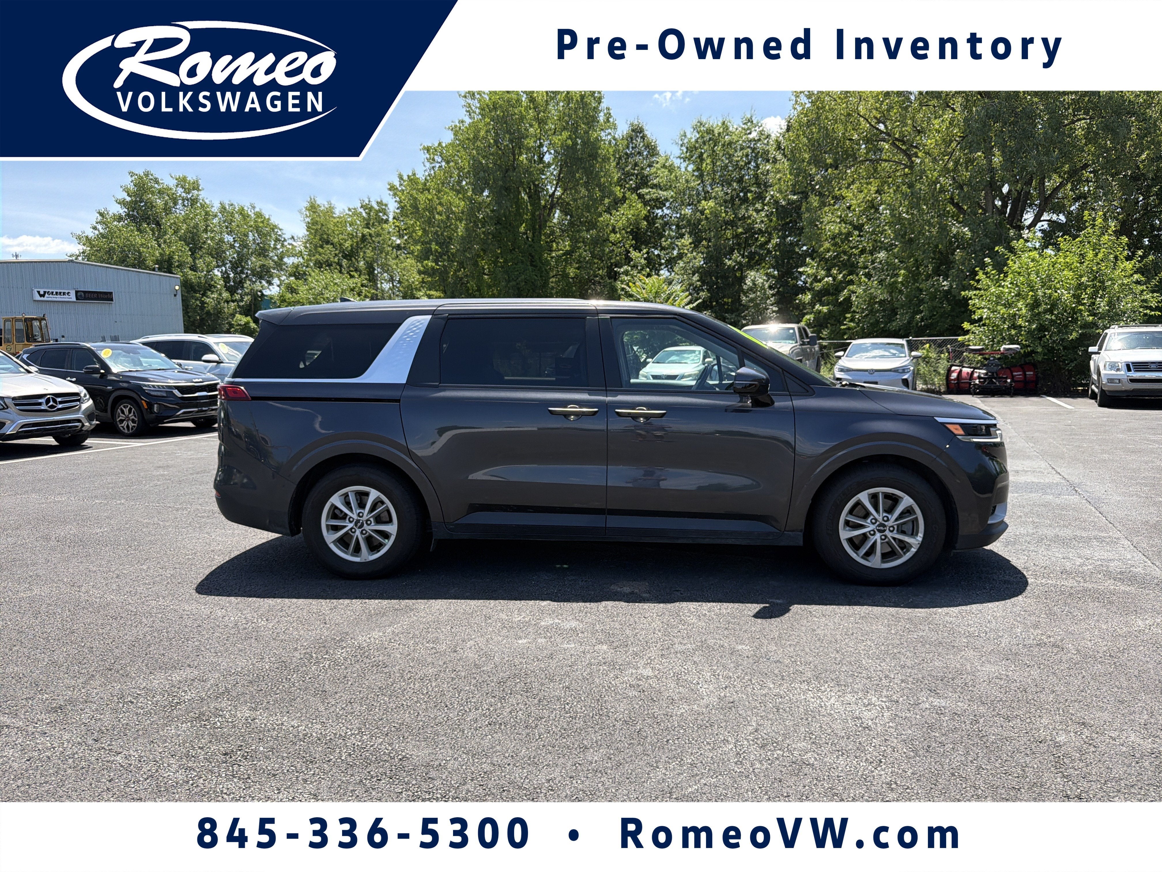 2024 Kia Carnival LX