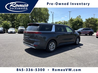 2024 Kia Carnival LX