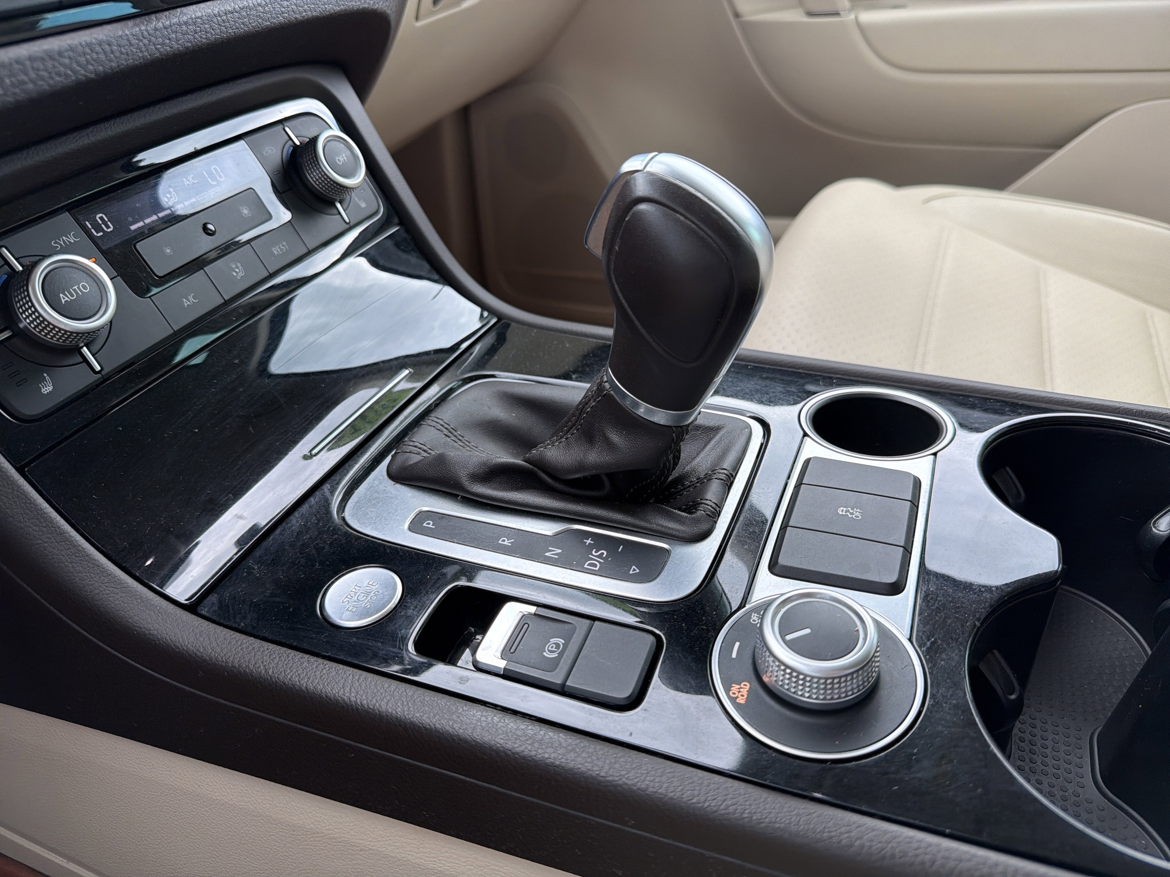 2016 Volkswagen Touareg V6 TDI Sport
