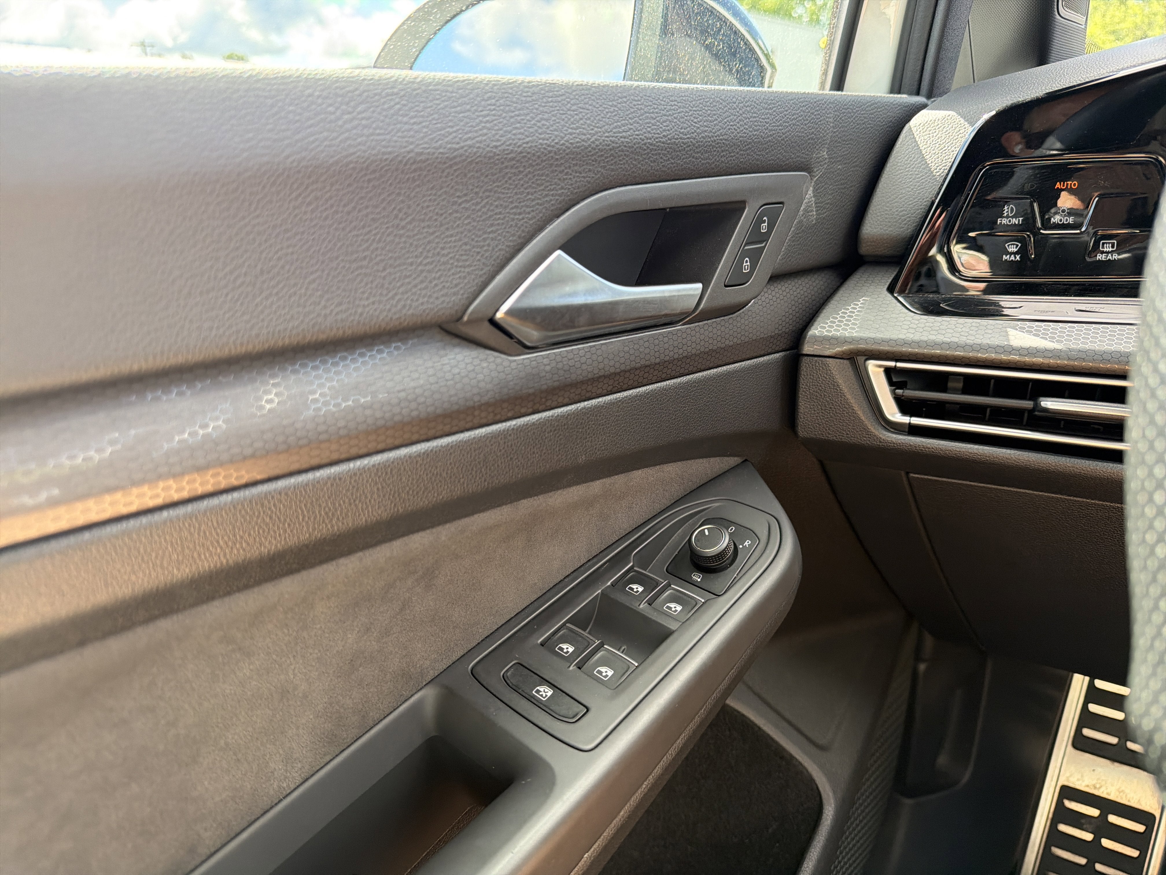 2023 Volkswagen Golf GTI 2.0T 40th Anniversary Edition
