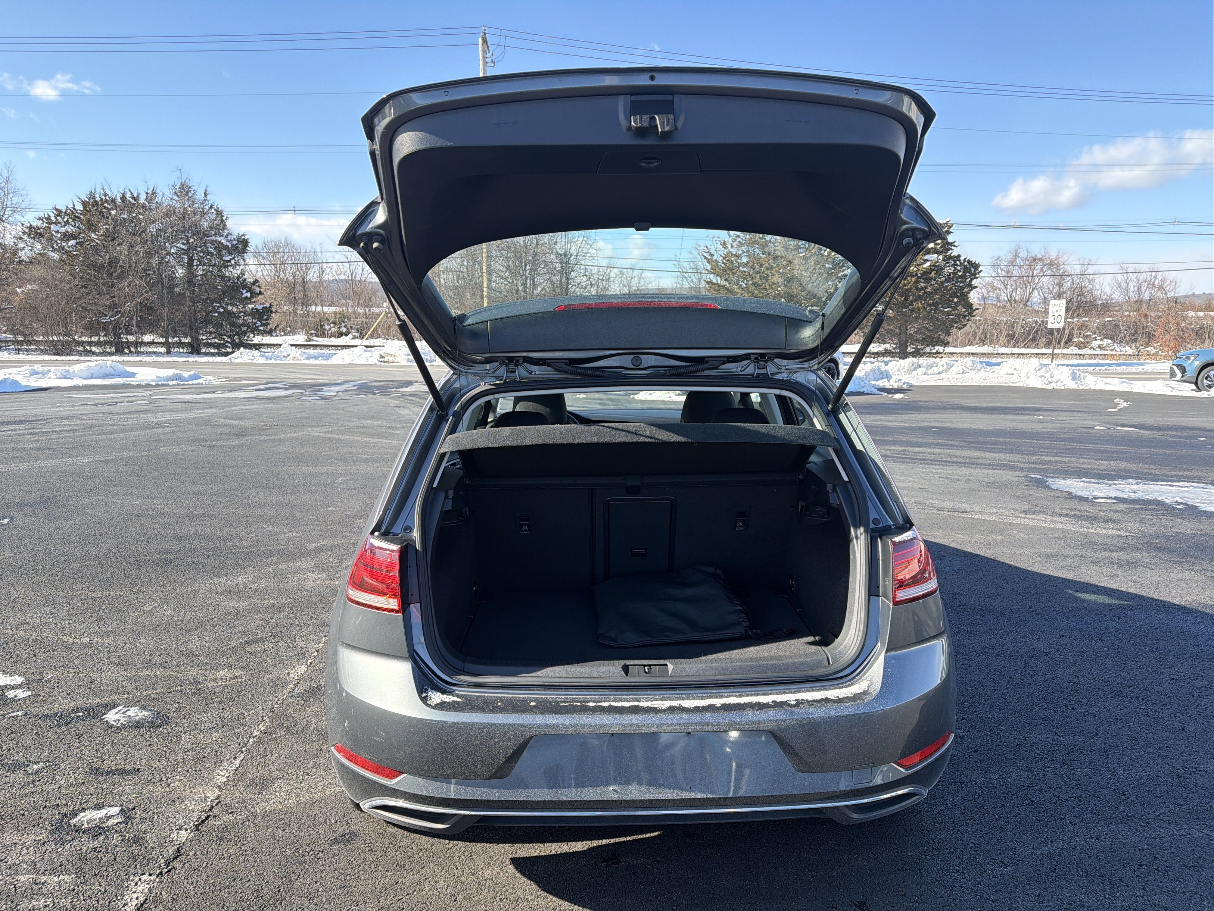 2019 Volkswagen e-Golf SE