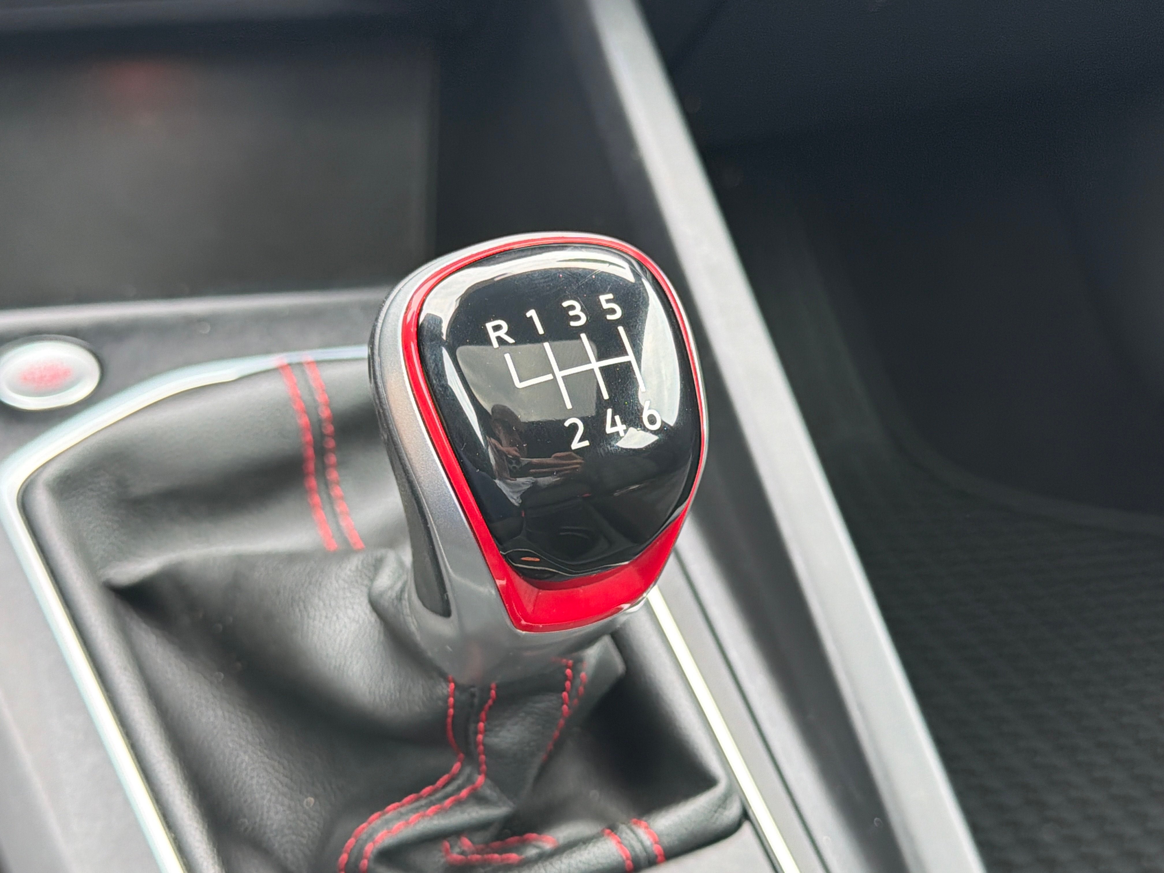 2022 Volkswagen Golf GTI 2.0T SE