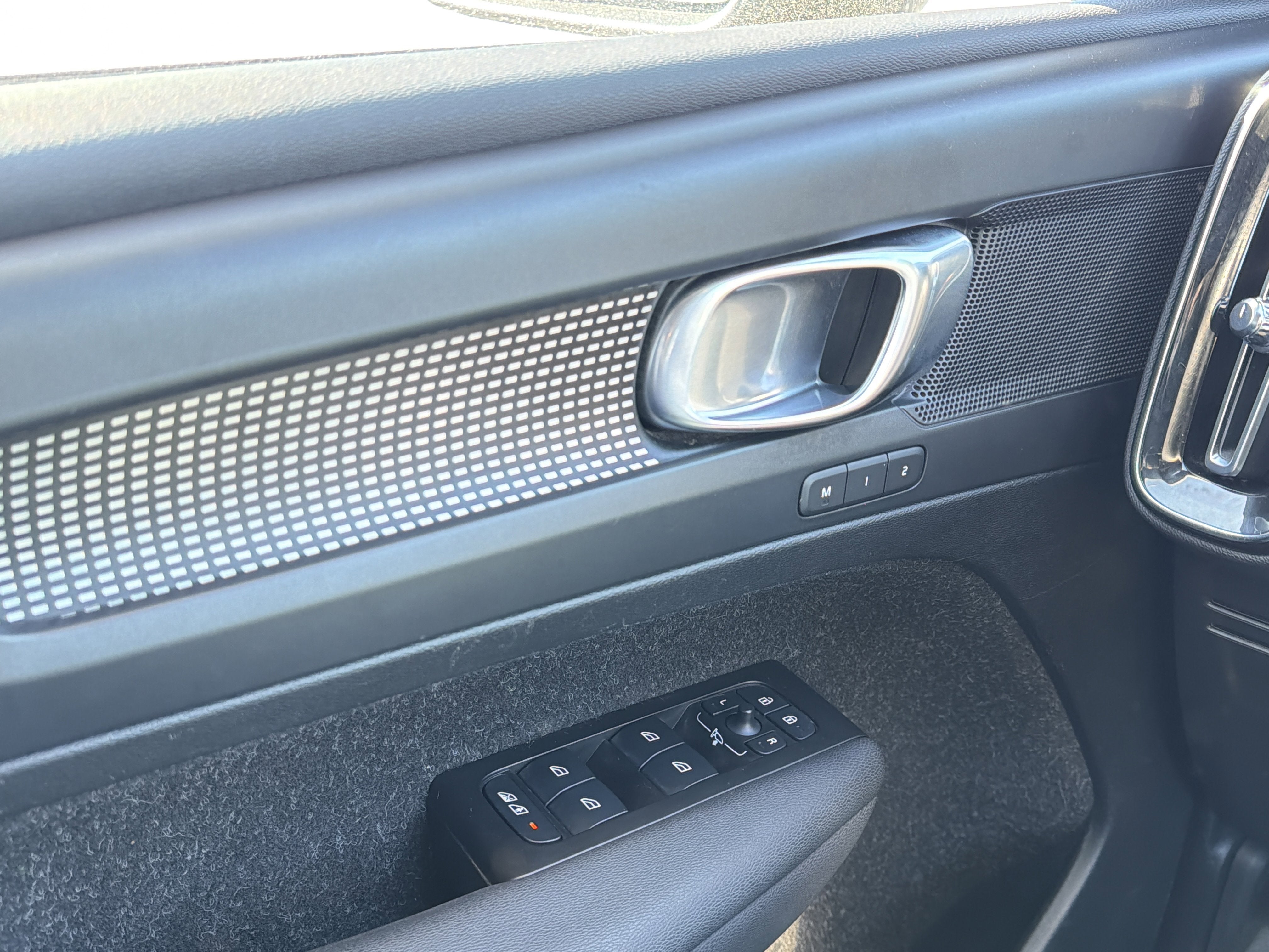 2021 Volvo XC40 R-Design