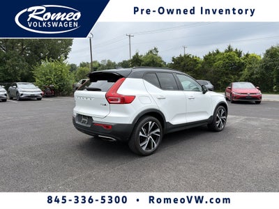 2020 Volvo XC40 R-Design