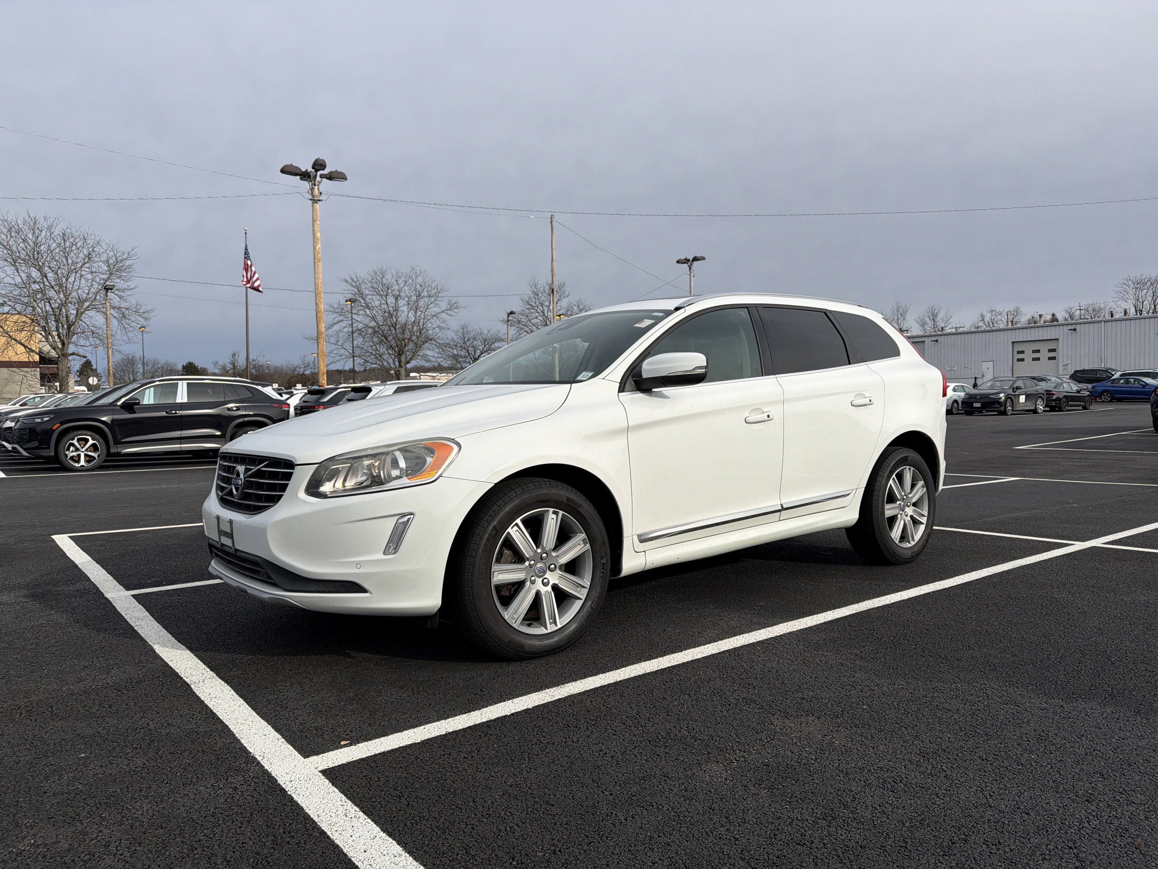 2016 Volvo XC60 T6 Drive-E