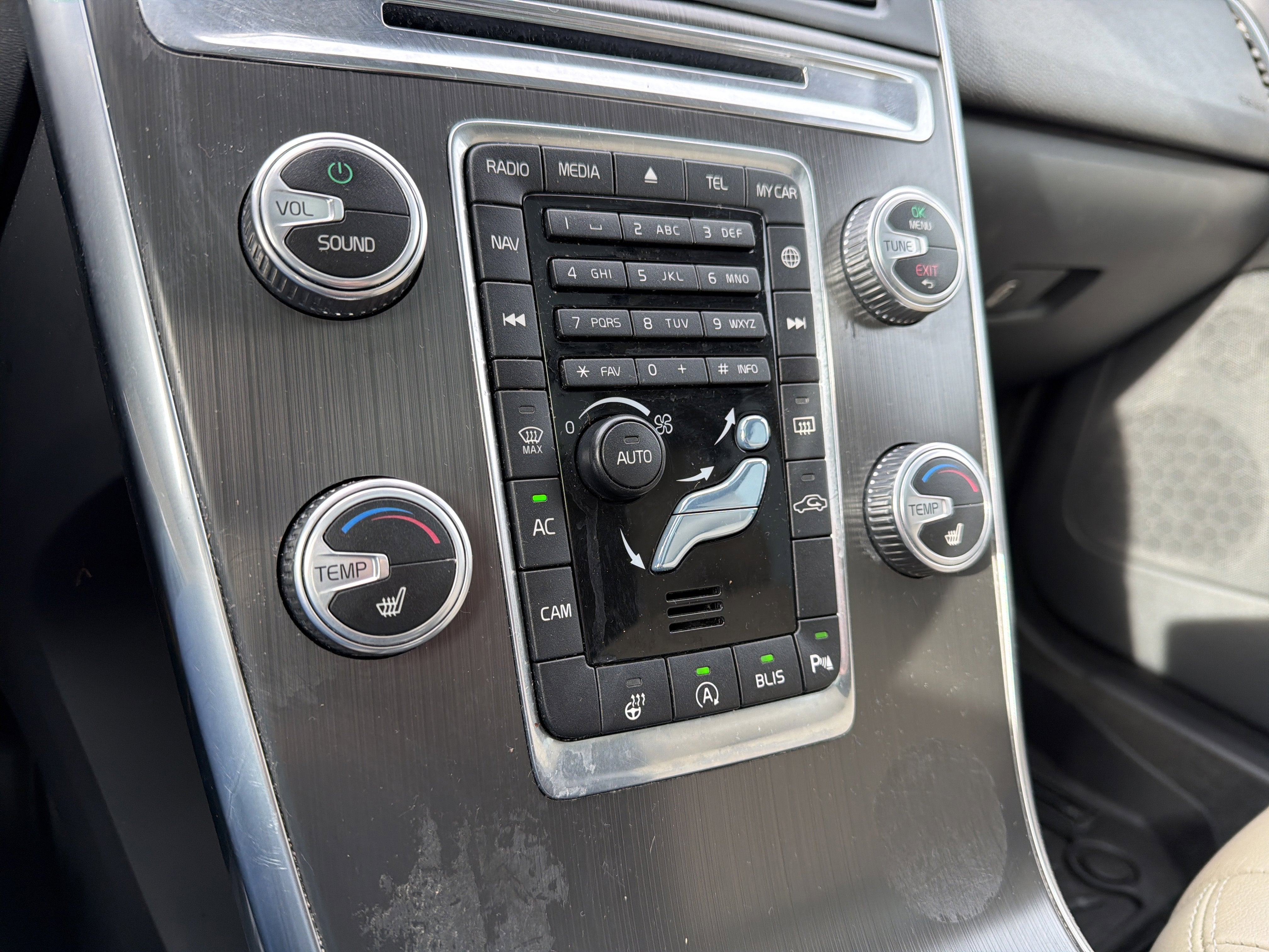 2016 Volvo XC60 T6 Drive-E