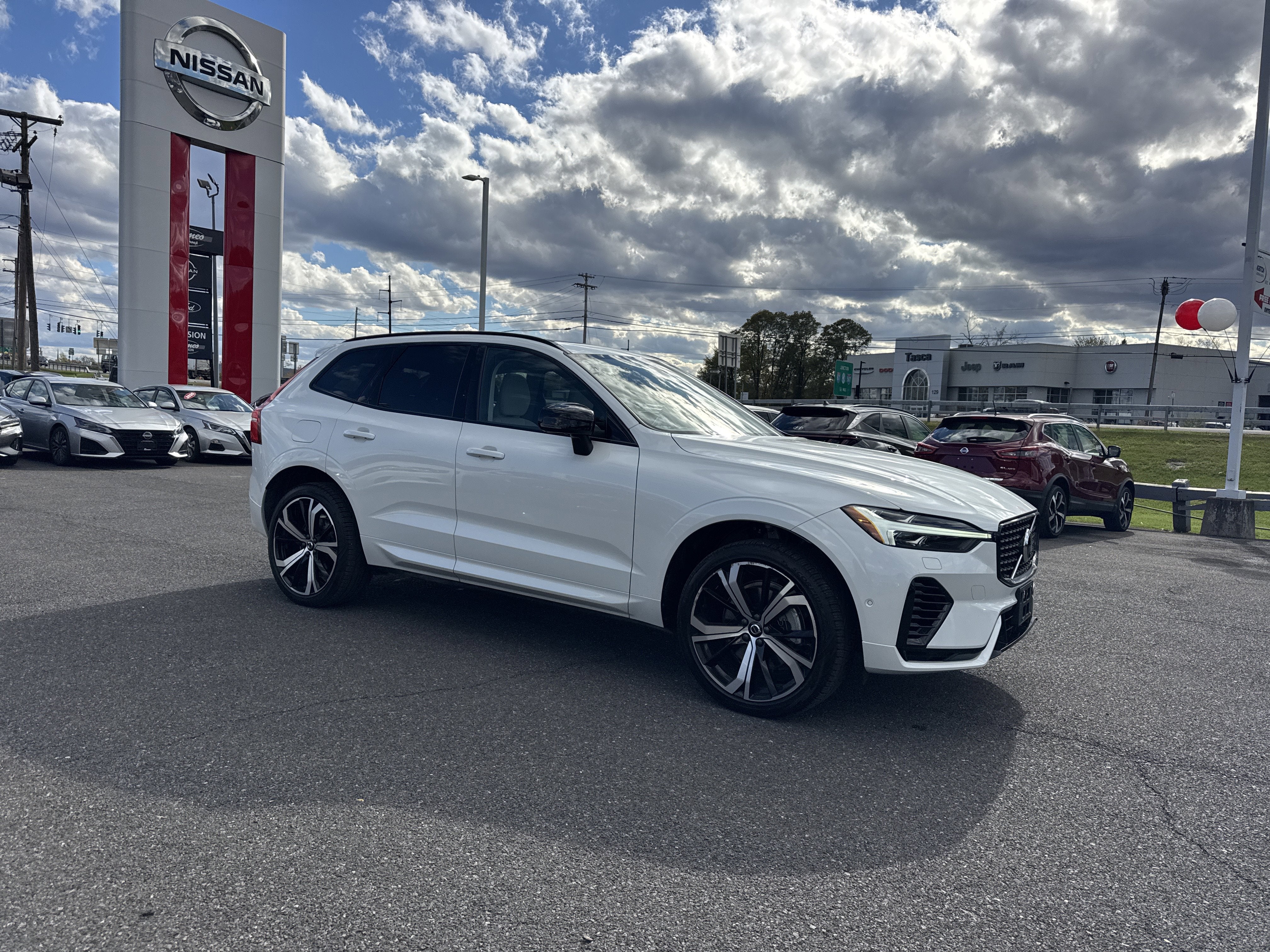 2023 Volvo XC60 Recharge Plug-In Hybrid Ultimate